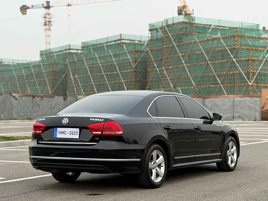 Volkswagen Passat 2014 — фото 21