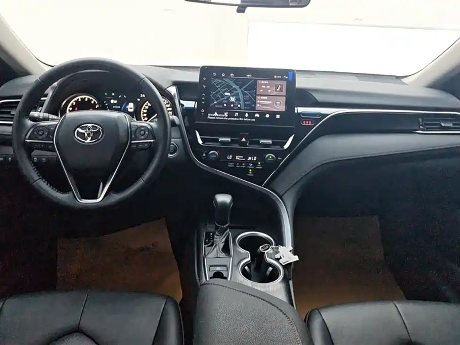 Toyota Camry 2024 — фото 12