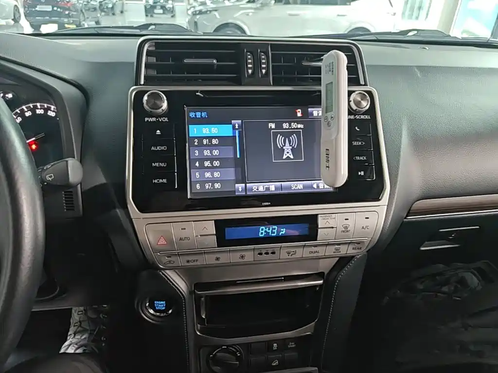 Toyota Prado 2019 — фото 13