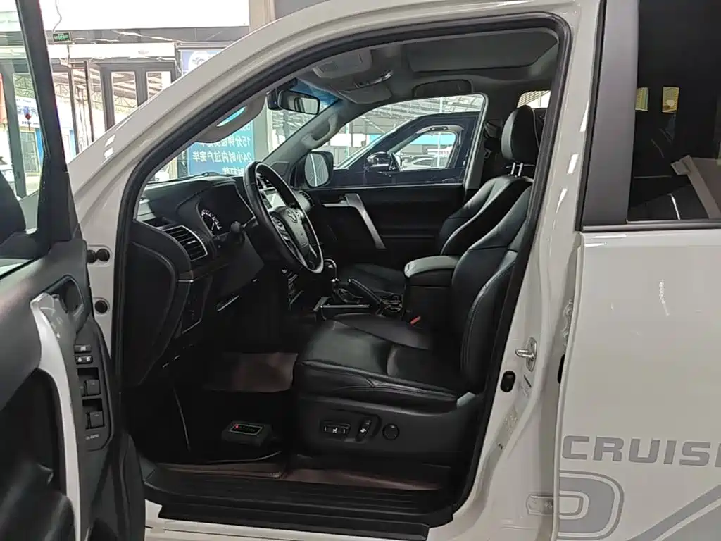 Toyota Prado 2019 — фото 15
