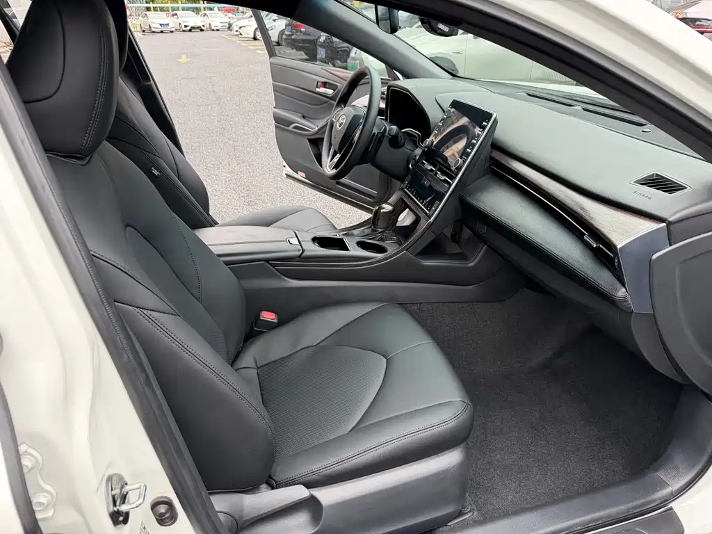 Toyota Avalon 2019 — фото 10