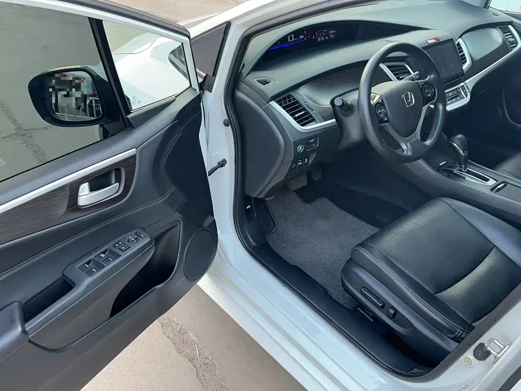 Honda Jade 2016 — фото 12