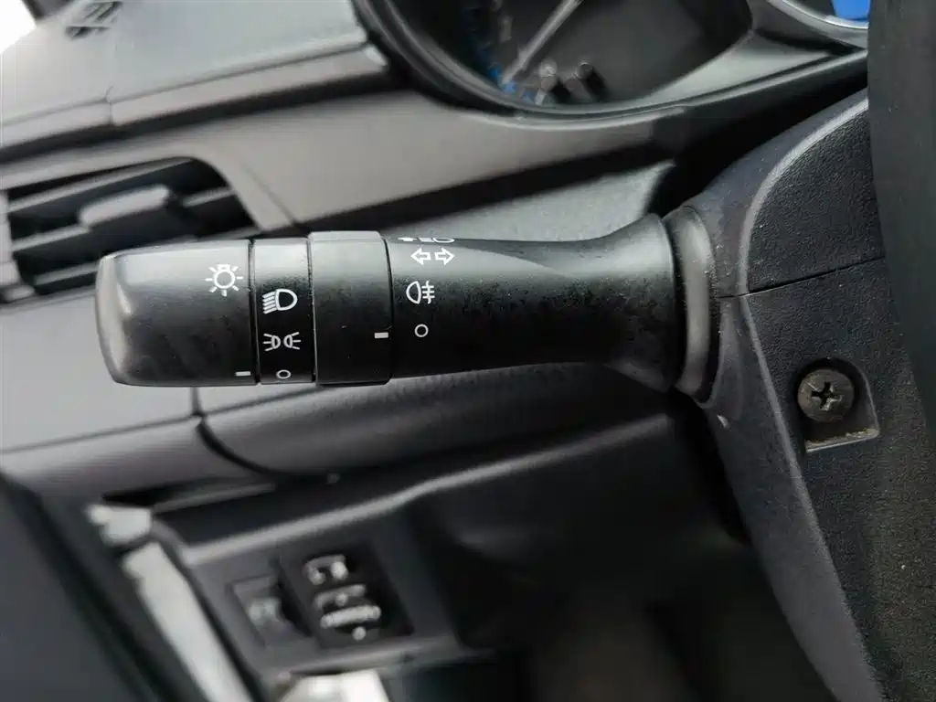 Toyota Yaris L 2019 — фото 20