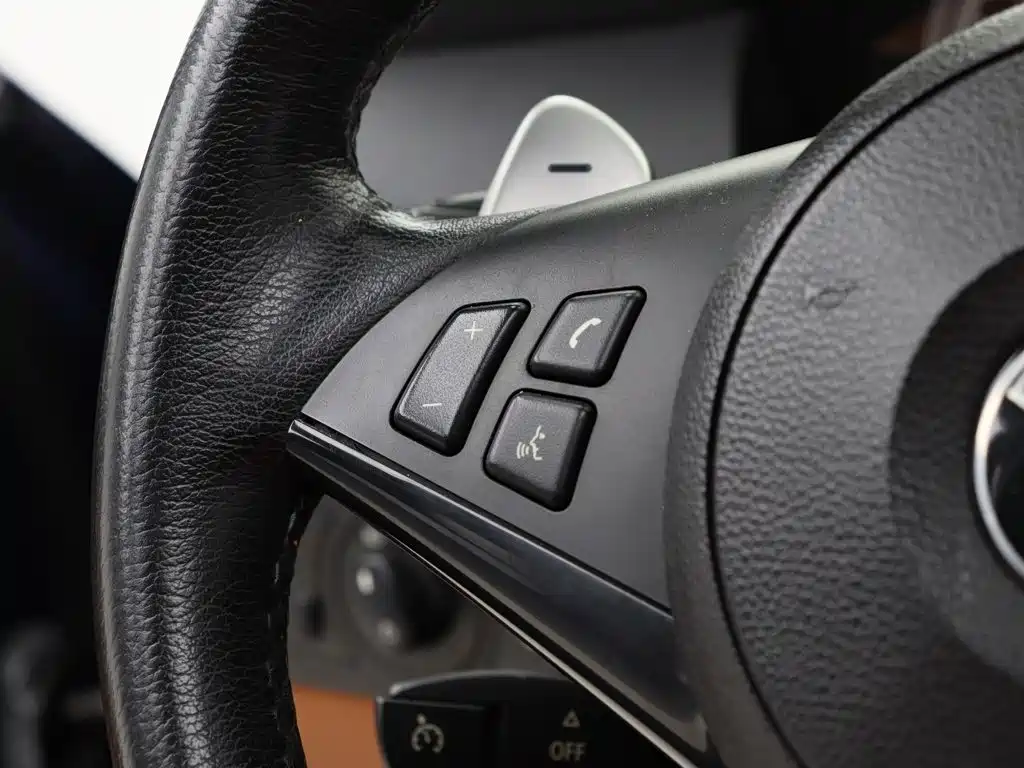 BMW M5 2006 — фото 15