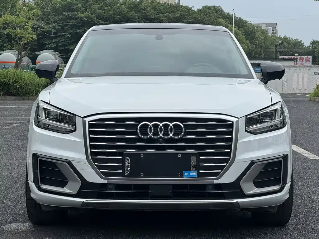 Audi Q2L 2020 — фото 4