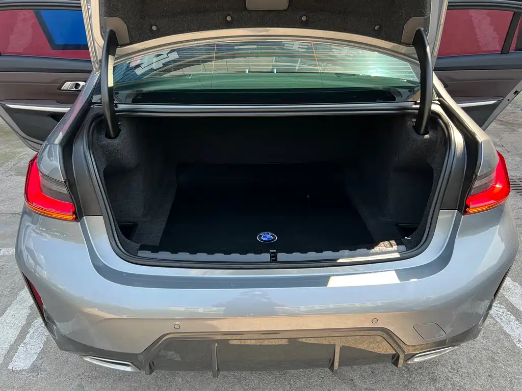 BMW 3 Series 2022 — фото 10
