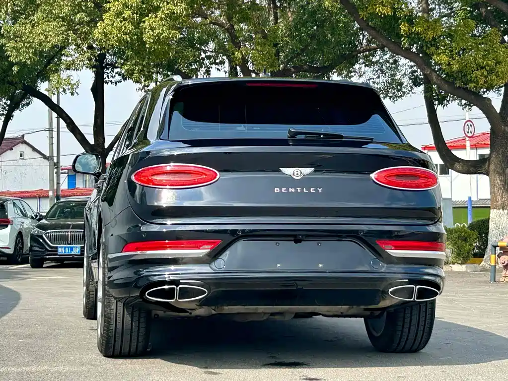 Bentley Bentayga 2022 — фото 21