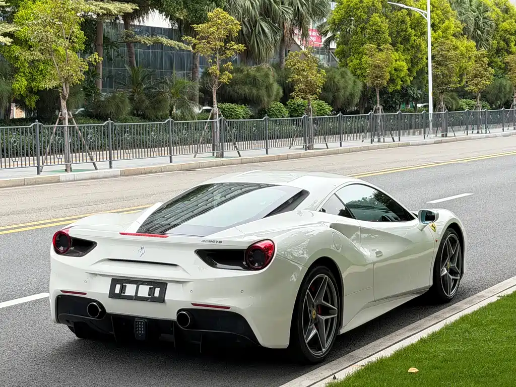 Ferrari 488 2018 — фото 4