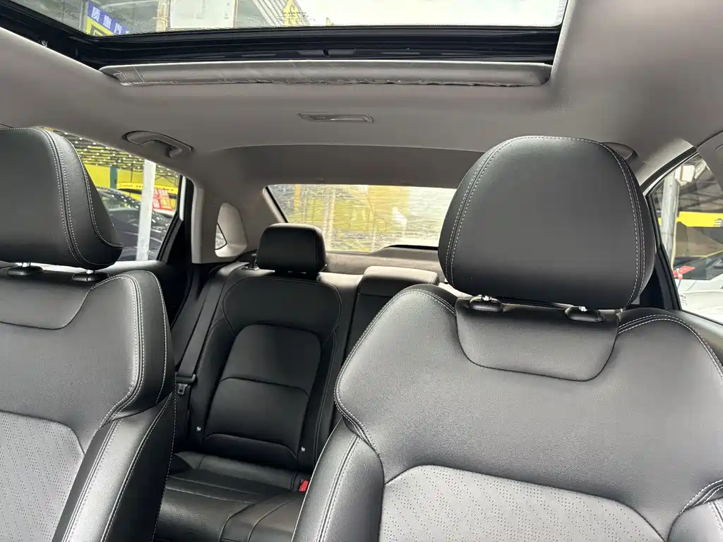 Geely Emgrand 2023 — фото 13