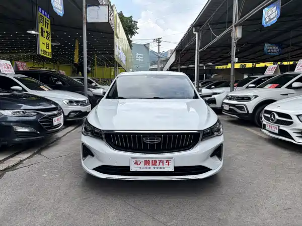 Geely Emgrand 2023