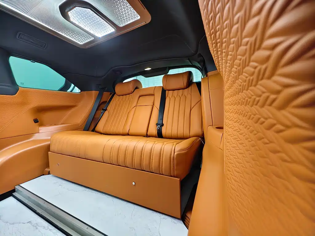 Toyota Granvia — фото 32
