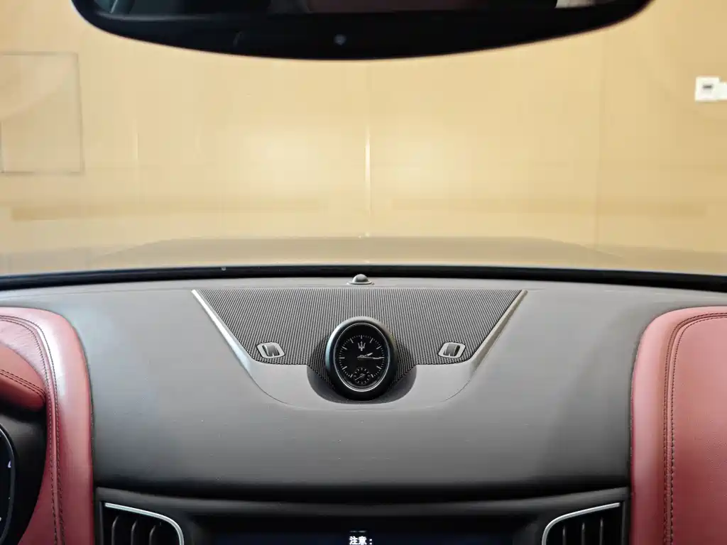 Maserati Levante 2018 — фото 19