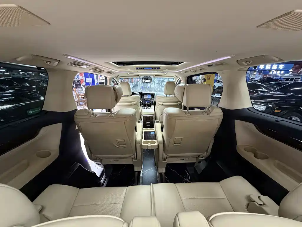 Toyota Alphard 2019 — фото 15
