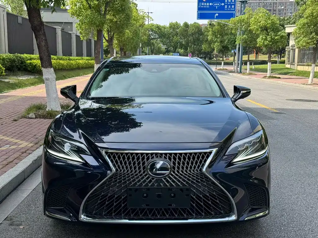 Lexus LS 2020 — фото 2