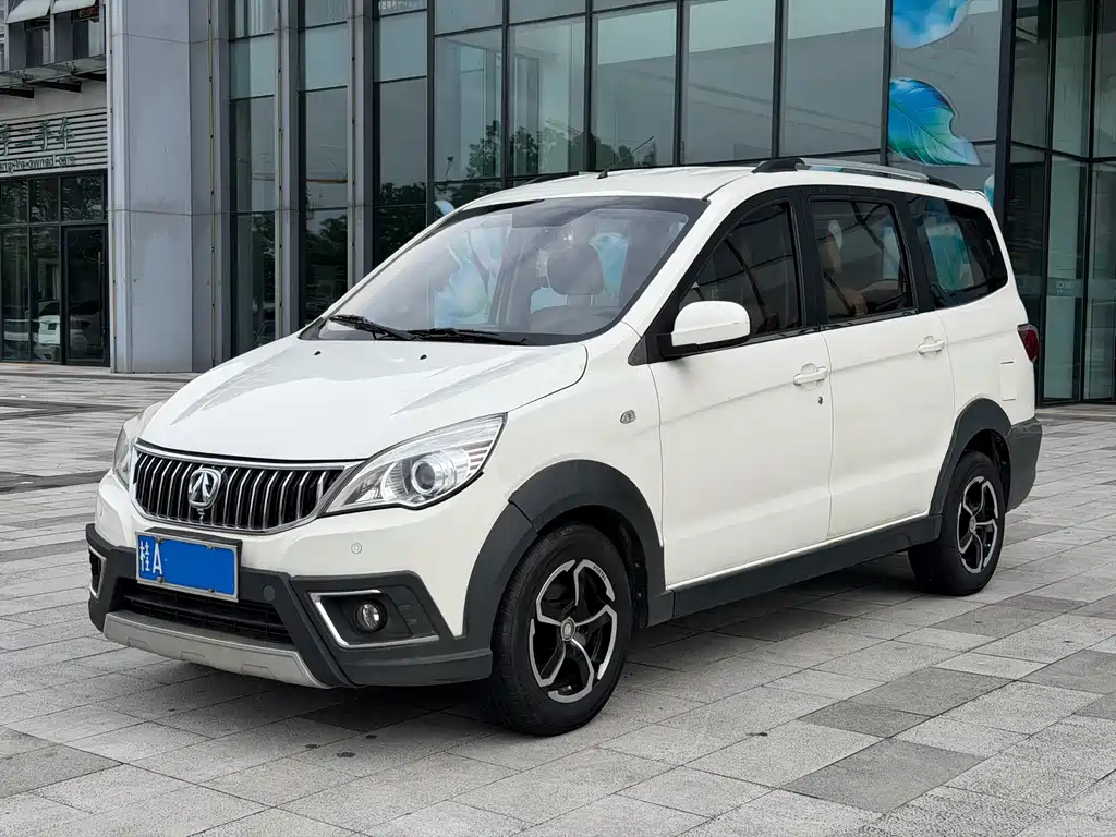 BAIC M30 2018 — фото 1