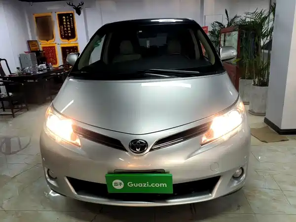 Toyota Previa 2015
