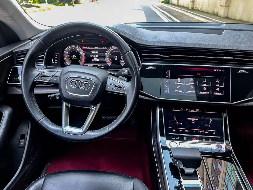 Audi Q8 2019 — фото 11