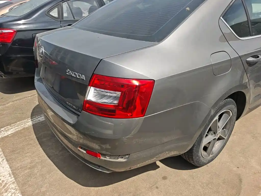 Skoda Octavia 2015 — фото 8