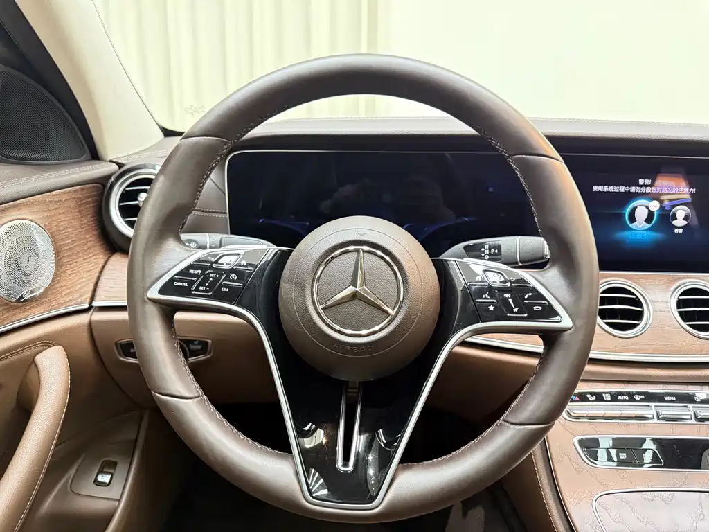 Mercedes-Benz E-Class 2023 — фото 25