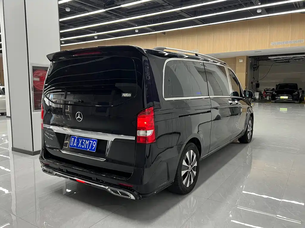 Mercedes-Benz Vito 2023 — фото 4