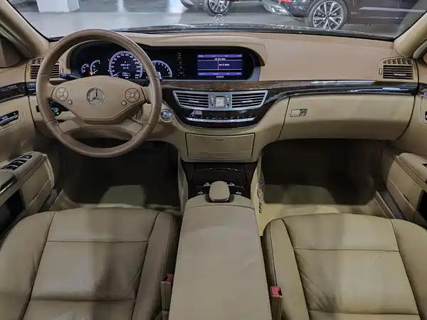 Mercedes-Benz S-Class 2012