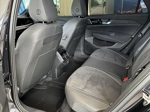 Volkswagen Passat 2025