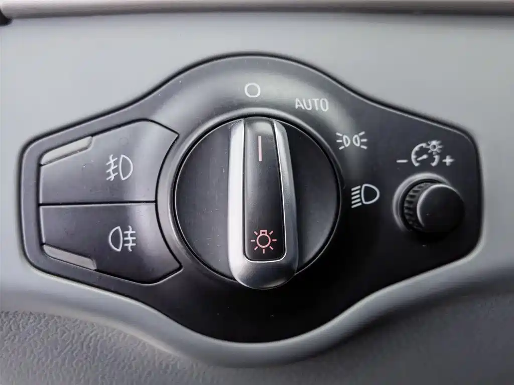 Audi A4L 2016 — фото 21