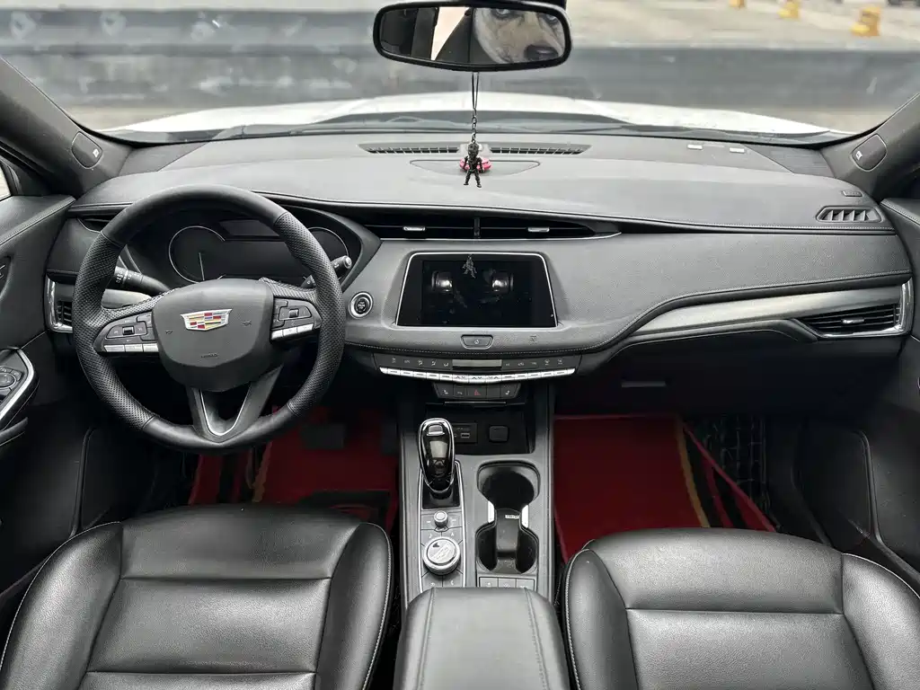 Cadillac XT4 2020 — фото 13