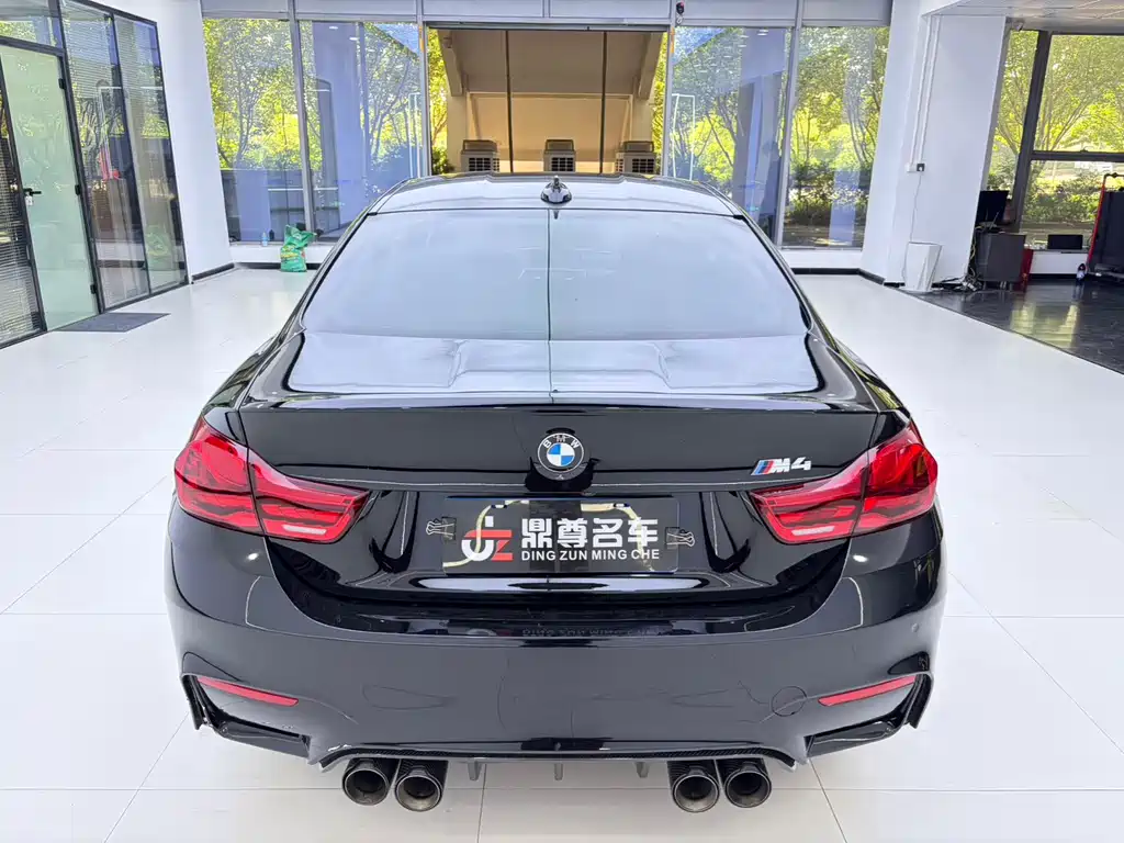 BMW M4 2018 — фото 9