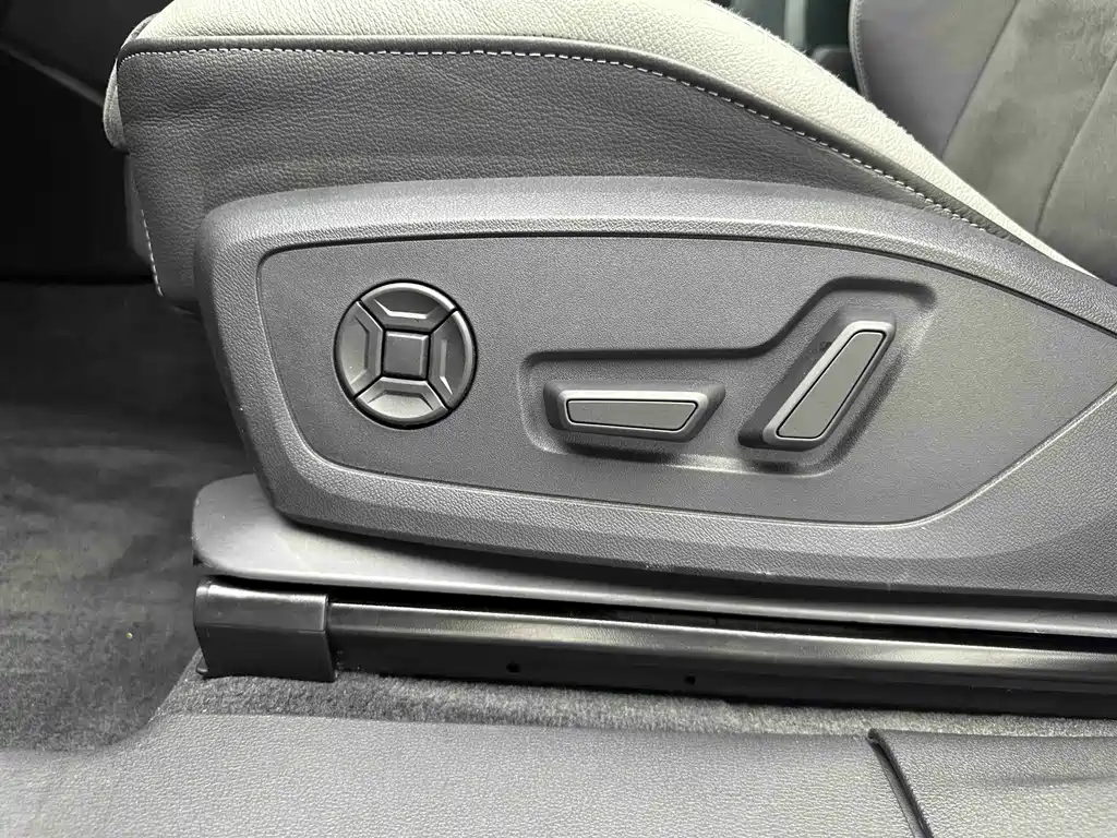 Audi Q3 2022 — фото 11