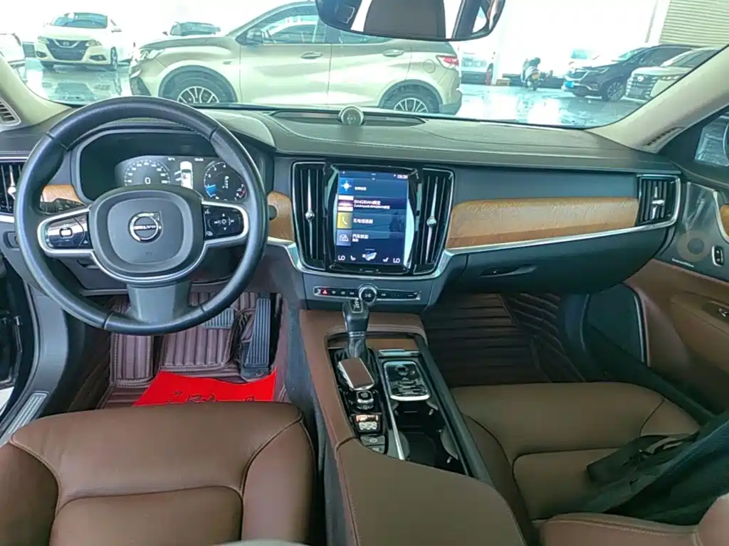 Volvo S90 2018 — фото 10