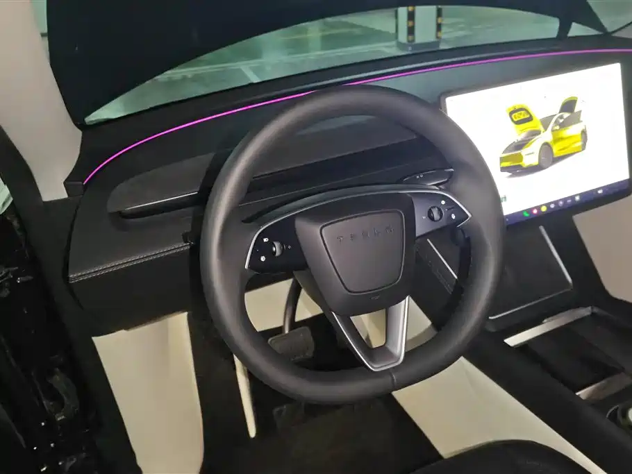 Tesla Model Y 2025 — фото 15