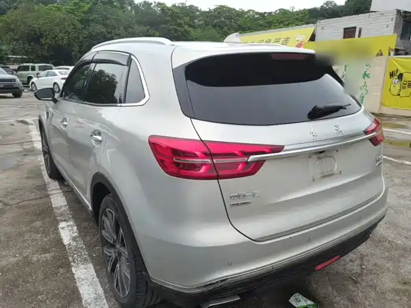 Hongqi HS5 2022