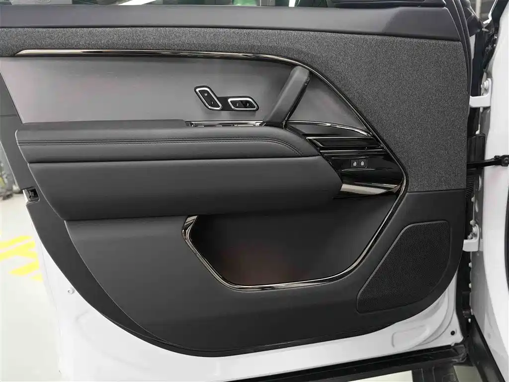 Land Rover Sport 2025 — фото 9