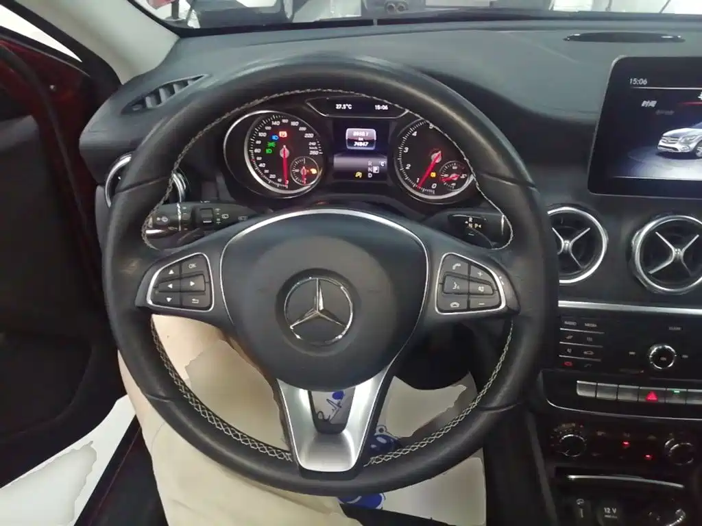 Mercedes-Benz GLA 2018 — фото 11
