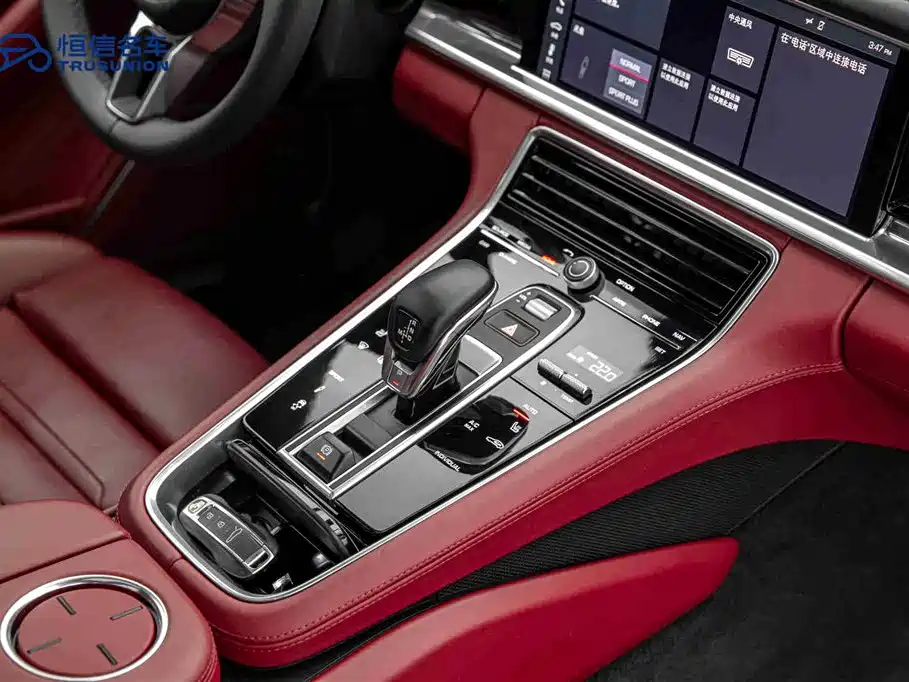 Porsche Panamera 2019 — фото 18