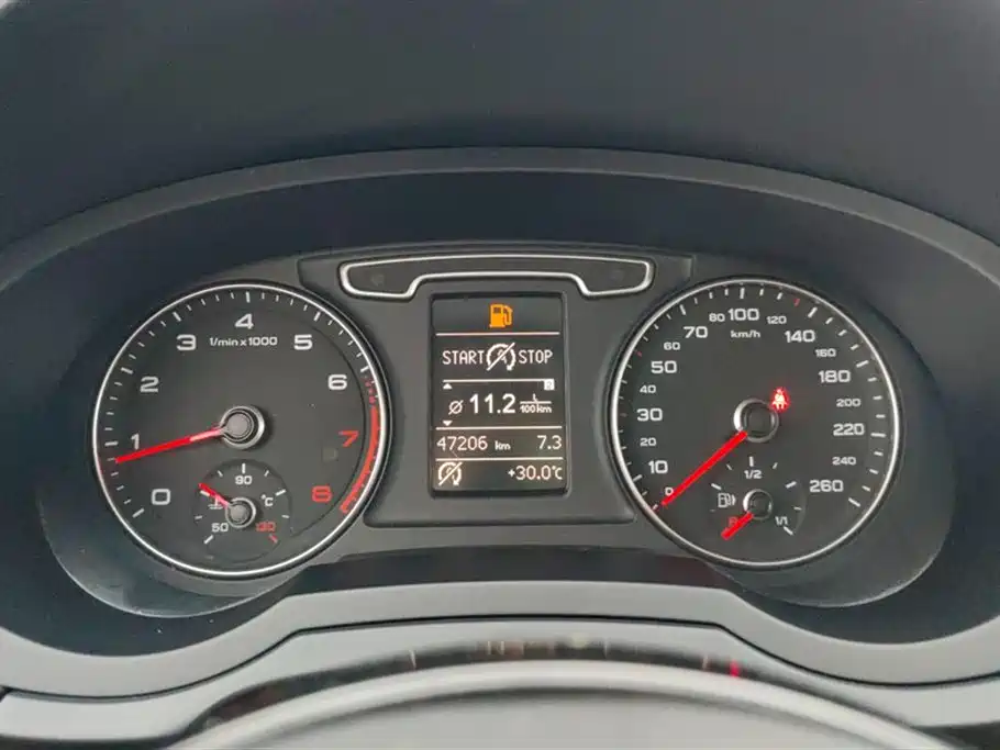 Audi Q3 2014 — фото 14