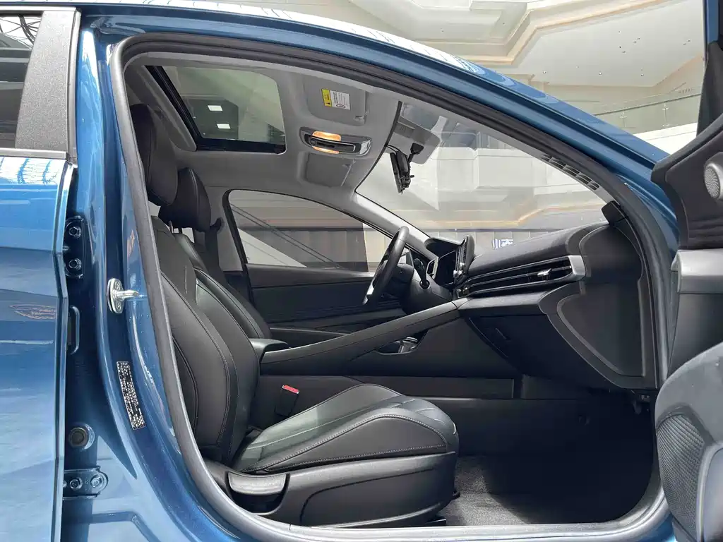 Hyundai Elantra 2021 — фото 14