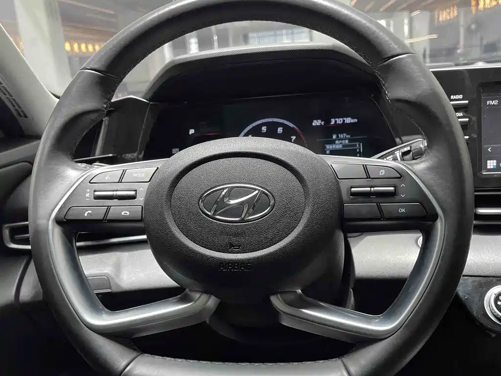 Hyundai Elantra 2021 — фото 10