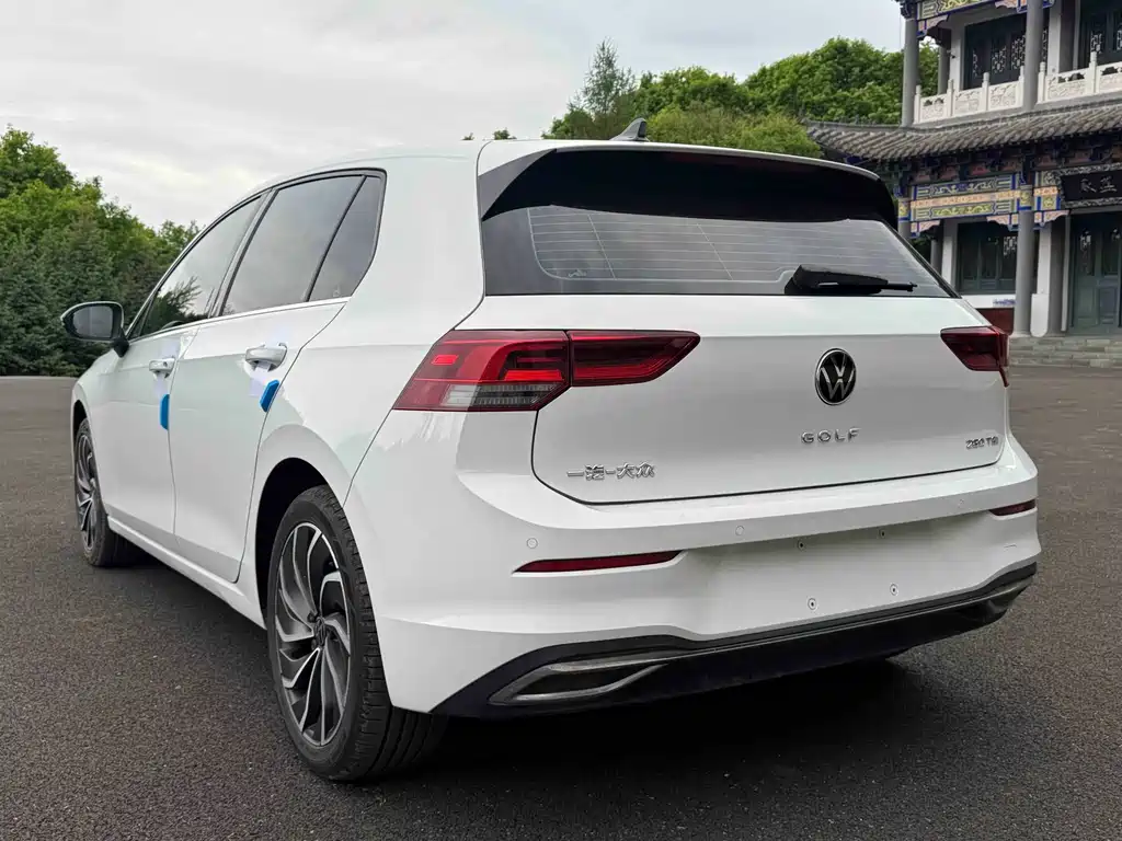 Volkswagen Golf 2021