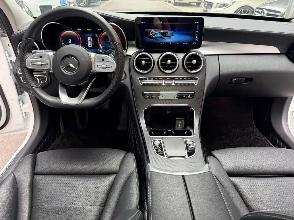 Mercedes-Benz C-Class 2021 — фото 17
