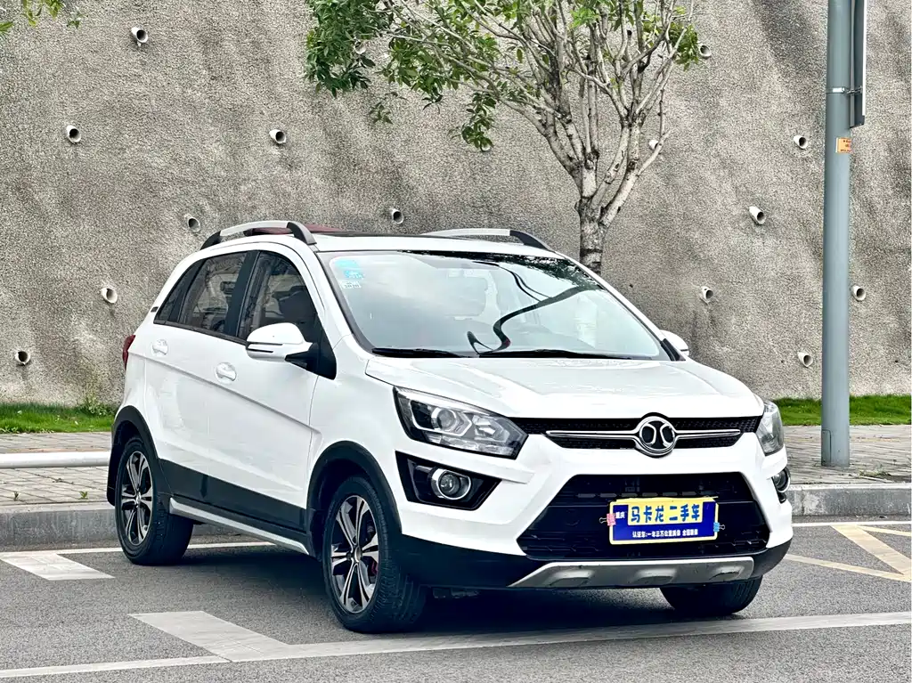 BAIC Senova X25 2016 — фото 3