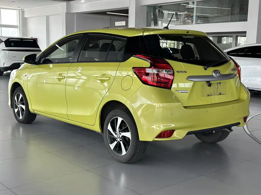 Toyota Yaris L 2019 — фото 7