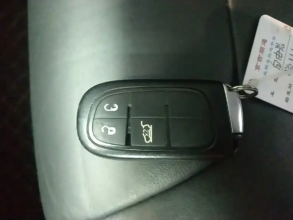 Jeep Cherokee 2015 — фото 9