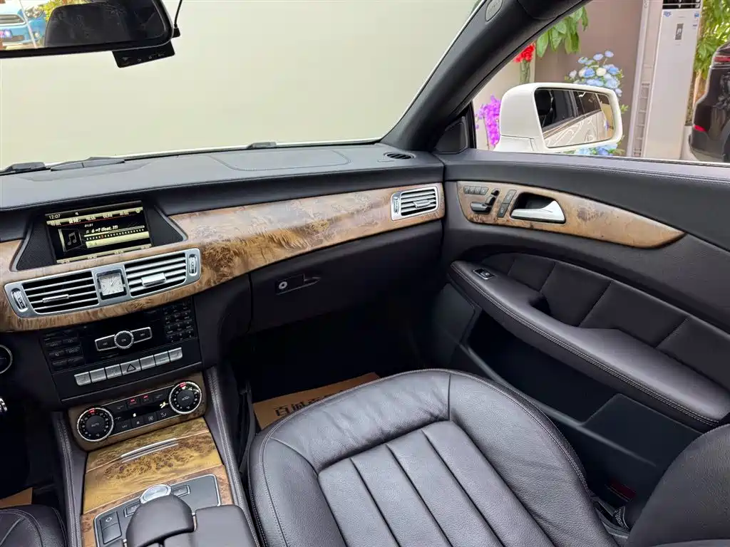 Mercedes-Benz CLS 2015 — фото 15