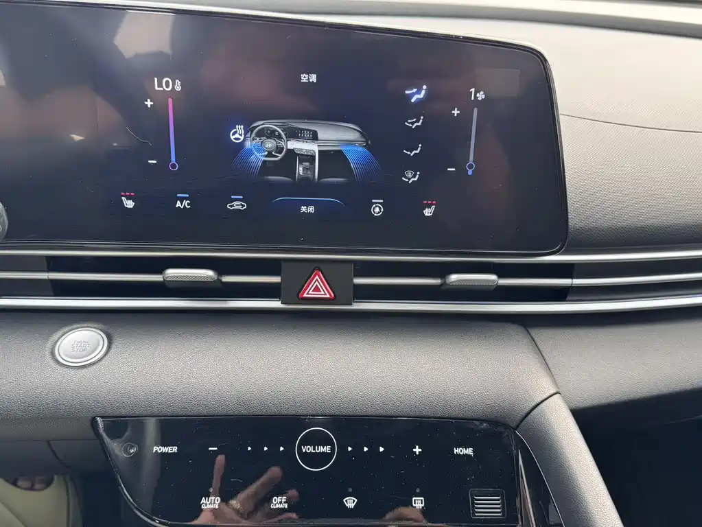 Hyundai Elantra 2023 — фото 14