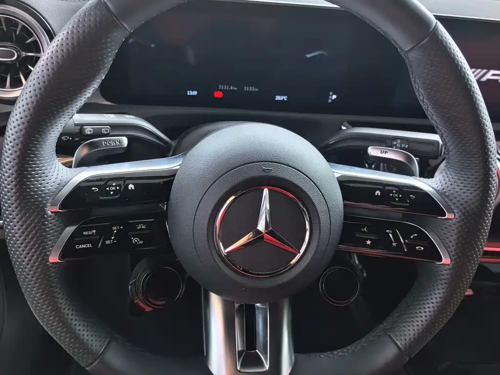Mercedes-Benz A-Class AMG 2025 — фото 6