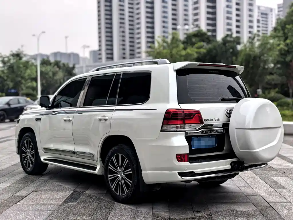 Toyota Land Cruiser 2020 — фото 7