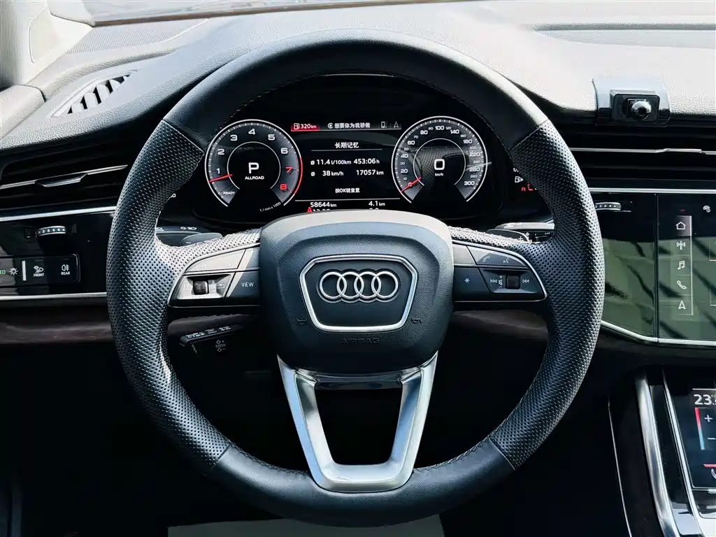 Audi Q7 2022 — фото 9