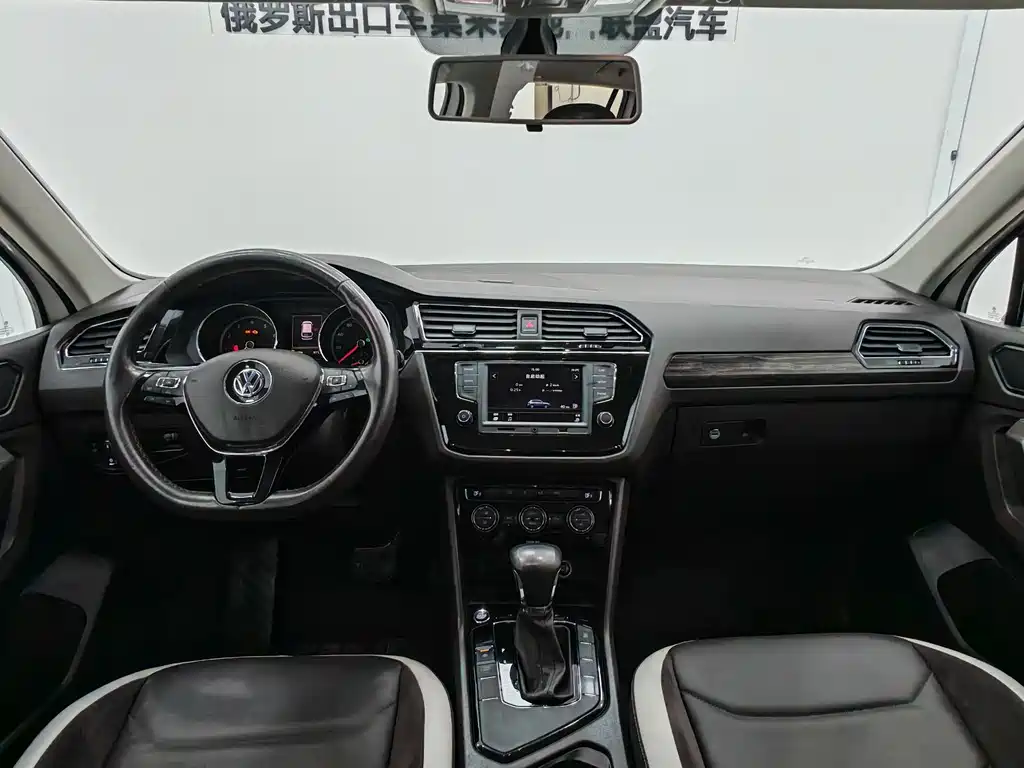 Volkswagen Tiguan L 2017 — фото 10